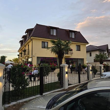 Mihai Palace Buftea Экстерьер фото