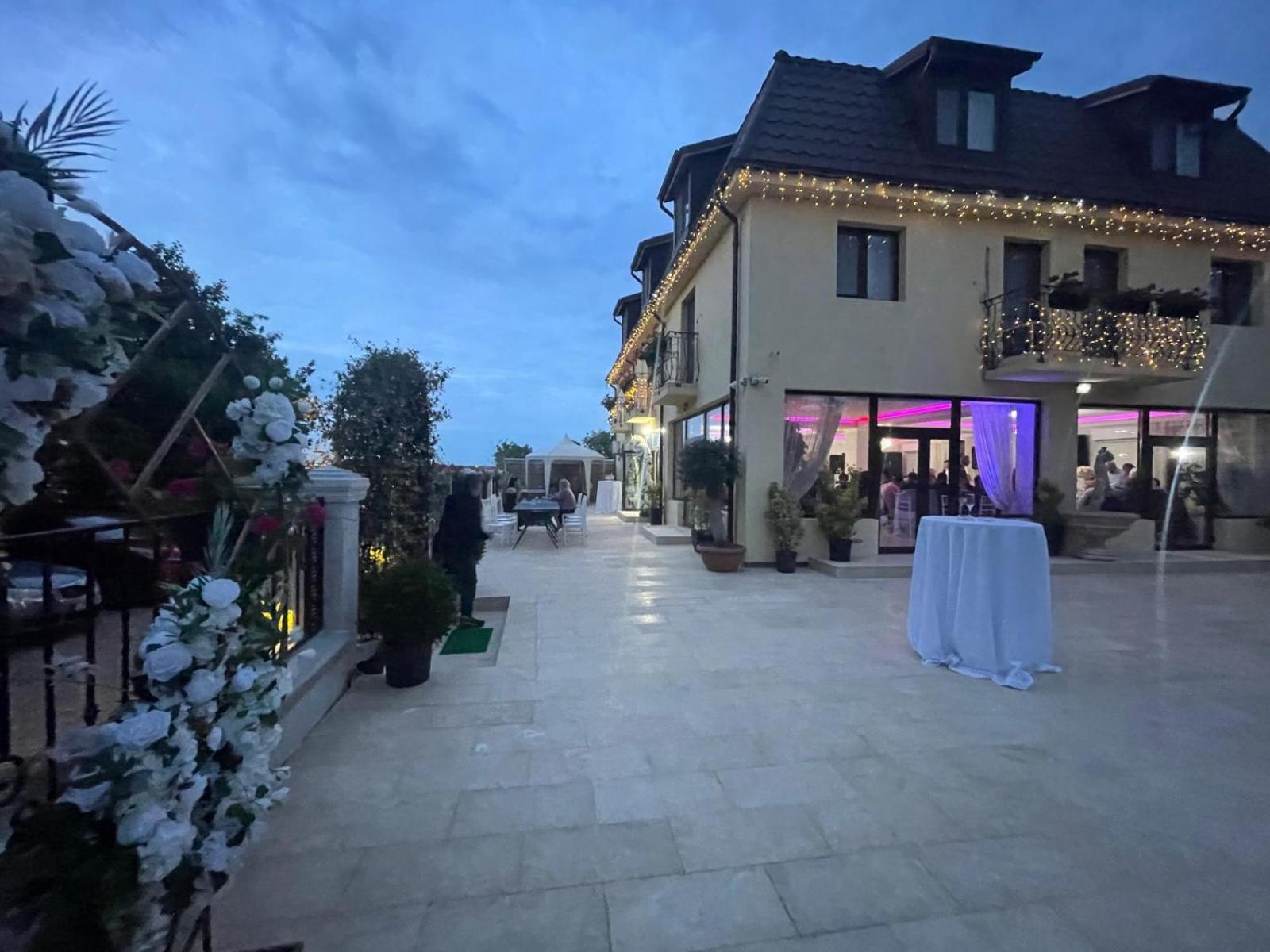 Mihai Palace Buftea Экстерьер фото